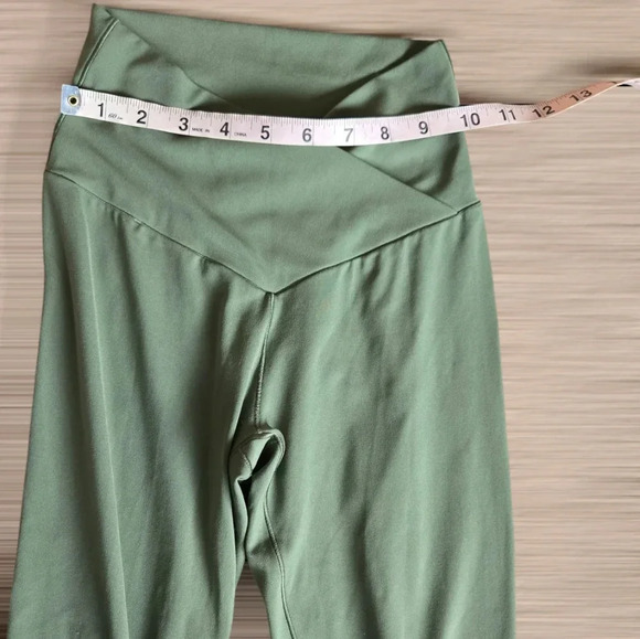 OFFLINE By Aerie Real Me High Waisted Crossover Legging - Picture 6 of 11